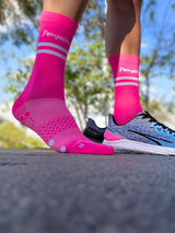 גרבי רכיבה וריצה חדשניות לביצועים ונוחות Runflow Mesh | פינגווין דוג'ו